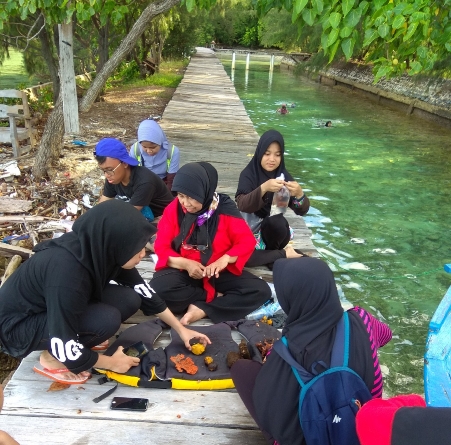 Penelitian Bioprospeksi Dosen dan Mahasiswa Fakultas Biologi di Pulau Seribu (1)