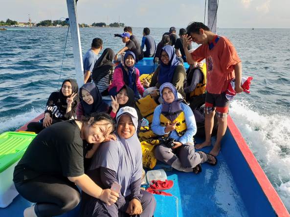 Penelitian Bioprospeksi Dosen dan Mahasiswa Fakultas Biologi di Pulau Seribu (11)