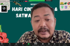 Pembicara Endro Setiawan, M.Si. saat memaparkan materinya dalam acara webinar Nasional “Keanekaragaman Hayati Indonesia: Yang Muda Berbicara” melalui aplikasi zoom pada Sabtu (12/11/2022)