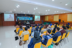 Saat acara Kuliah Umum "Pembangunan Kerukunan Global" & Focus Group Discussion "Solusi Problematika Masyarakat Jakarta" berlangsung di Aula Blok 1 Lt. 4 Unas, Selasa, 22 November 2022