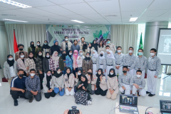 Foto bersama dalam acara Wonderful Indonesia Primate yang diselenggarakan oleh Fakultas Biologi Unas, pada Sabtu, 03 Desember 2022 di Ruang Seminar Gedung Menara Unas, Ragunan