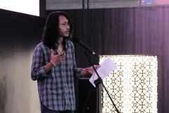 Penampilan musikalisasi puisi oleh Mahasiswa Sastra Indonesia Unas