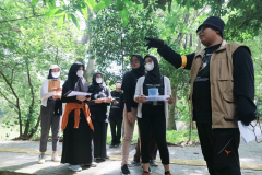 Saat eksplorasi jamur berlangsung pada Rabu (14/12/2022) di Hutan Kota Srengseng, Jakarta Barat