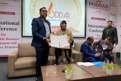 Penandatanganan MoU Unas dengan Poddar Group of Institution (Poddar International College and Poddar Management and Technical Campus), di Kota Jaipur, India.
