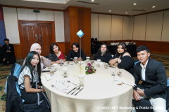 Para mahasiswa yang ikut dalam acara Table Manner di Ruang Singosari Lt. 2 Hotel Grand Sahid Sudirman, Kamis, 16 Maret 2023