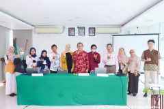 Foto bersama dalam acara simulasi tahap II pemantauan dan evaluasi peringkat akreditasi (PEPA) Prodi Sastra Indonesia di Ruang Seminar Selasar Lt. 3, Senin, 10 April 2023