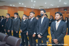 Saat menyanyikan Indonesia Raya dalam acara Pelepasan lulusan Fakultas Hukum Universitas Nasional Semester Ganjil Tahun Akademik 2022-2023 di Ruang Aula Blok 1 Lt. 4 Unas, Senin, 29 Mei 2023