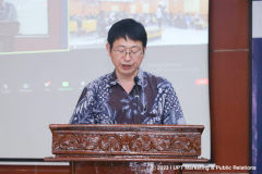 Direktur Eksekutif Korea Foundation Jakarta Choi Hyunso memberikan sambutan dalam acara Seminar Nasional pada Selasa, 27 Juni 2023 di Aula Blok 1 Lt. 4 Unas
