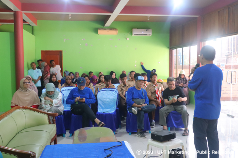 Dekan Fakultas Biologi dan Pertanian Dr. Tatang Mitra Setia, M.Si. saat memberikan sambutan pada kegiatan pengabdian kepada masyarakat didepan para dosen prodi Biologi dan siswa-siswi SMAN 69 Jakarta