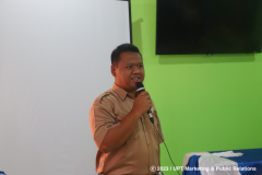 Guru SMAN 69 Jakarta  Febrian Ardiansyah, S.Pd. menyampaikan kesan dan pesan mengenai kegiatan pengabdian kepada masyarakat, Rabu, 23 Agustus 2023