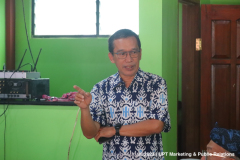 Dekan Fakultas Biologi dan Pertanian Dr. Tatang Mitra Setia, M.Si. saat memaparkan program yang perlu dibahas dalam raker