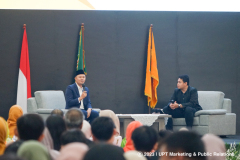 Talkshow inspiratif yang disampaikan oleh Alumni Program Studi Hubungan Internasional FISIP Unas Fahmi Zikrillah