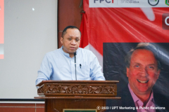 Ketua Program Studi Hubungan Internasional Unas Harry Darmawan, S.Hum., M.Si. memberikan sambutan dalam acara FPCI Public Lecture, Kamis, 23 November 2023 di Aula Blok 1 Lt. 4 Unas