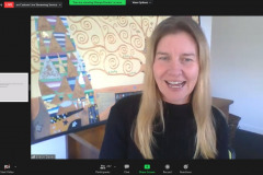 Sharyn Graham Davies Ph.D (Monash University) selaku narasumber dari Panel Sosial Budaya sedang memaparkan materinya dalam  pembukaan kegiatan Australia Update 2021 secara virtual.