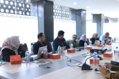 Pimpinan dan dosen FISIP Unas dalam diskusi penjajakan kerja sama FISIP Unas dengan Politeknik STIA LAN Bandung
