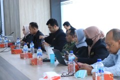 Pimpinan dan dosen FISIP Unas dalam diskusi penjajakan kerja sama FISIP Unas dengan Politeknik STIA LAN Bandung