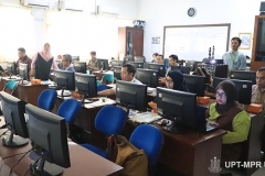 Suasana saat kegiatan Training of Trainer pengembangan materi E-Learning di Lab. Jarkom Blok 4 lantai 4