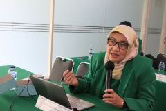 Dekan Fakultas Ilmu Kesehatan Prof. Dr. Dra. Retno Widowati, M.Si. Berpendapat dengan  Dr.Ahmad Fauzy selaku Asesor dari Universitas Gadjah Mada, Jogjakarta