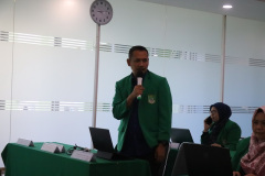Dekan FTKI Dr. Agung Triayudi, S.Kom., M.Kom Memberikan Sambutan