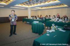 Dekan Fakultas Biologi dan Pertanian Dr. Tatang Mitra Setia, M.Si. memaparkan materi pada paralel session di Hotel Prime Plaza, Sanur Bali, pada Rabu, 17 Mei 2023