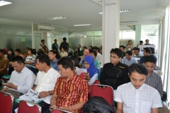 Para peserta yang menghadiri acara diskusi
