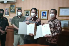 Penandatanganan MoU FEB UNAS dengan Industri Event Indonesia (IVENDO) yang menyepakati kerjasama dalam pengembangan & pendampingan sumberdaya