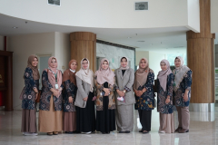 Foto bersama dalam acara benchmarking FKK Universitas Binawan ke Fikes Unas di gedung menara 2 Unas, Senin (23/05/2022)