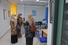 Saat para delegasi FKK Universitas Binawan mengunjungi laboratorium Fikes Unas