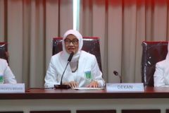 Sambutan oleh Dekan FIKES Prof. Dr. Dra. Retno Widowati, M.Si., dalam kegiatan Ucap Janji Kepaniteraan 2024, di Ruang Seminar Menara 1, Ragunan, Jakarta Selatan, Sabtu, 30 Maret 2024.