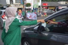 himakep membagikan masker ke pengguna jalan