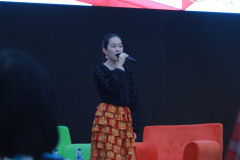 Shanna-Shannon-Siswanto-Menyanyikan-Lagu-Kebangsaan-Indonesia-Raya