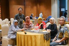 Perwakilan dari Unas berfoto bersama disela-sela acara FGD di Swissbell Hotel Bogor, Kamis, 02 November 2023