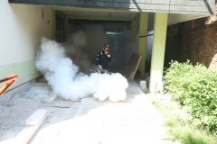 Proses pengasapan fogging disekitar kampus pusat pejaten