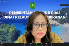 Sesi diskusi bersama Odor Juliana dari DKP Provinsi Riau  dalam kegaitan Fokus Grup DIskusi PPI Unas-Universitas Andalas "Konservasi Alam di Riau"