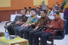 Warek Bidang Kemahasiswaan Dr. Zainul Djumadin, M.Si. dengan Dekan FTS Basori, S.T., M.T. dan Narasumber