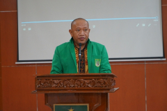 Kepala Biromawa, Kamaruddin Salim, S.Sos.,M.Si. sedang memberikan sambutannya dalam pembukaan Gebyar PKM