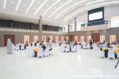 Manajer Unas Auditorium Heti Hendrayati, S.M., M.M. memaparkan fasilitas-fasilitas yang tersedia didepan tamu undangan (3)