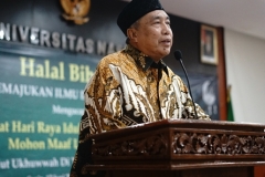 Ketua Pengurus Yayasan Memajukan Ilmu dan Kebudayaan (YMIK) Dr. H. Ramlan Siregar, M.Si.