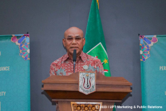 Rektor Unas Dr. El Amry Bermawi Putera, M.A. memberikan sambutan dalam acara Halal Bihalal Keluarga Besar Universitas Nasional, Rabu, 3 Mei 2022 di Gedung Auditorium Unas