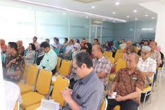 Para dosen yang menghadiri penyuluhan hibah dikti 2019-2010 di ruang seminar blok 1 lantai 3 UNAS, Selasa (9/4)
