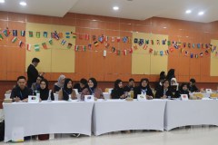para peserta delegasi sedang mengikuti kegiatan yang berlangsung  dalam acara Himahi Adakan Model United Nations (MUN) 2023, di Ruang Aula Blok I Lt.4, Kamis, 31 Agustus 2023