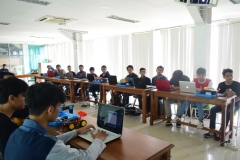 Himpunan Mahasiswa Teknik Informatika Gelar Workshop Kreatif dan Inovatif Robotik (12)