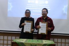 Naskah Kerjasama berhasil ditandatangani antara Rektor Universitas Bung Hatta Prof. Dr. Diana Kartika dengan Dekan Fakultas Bahasa dan Sastra UNAS Dr.Somadi Sosrohadi, M.Pd, di Korean Corner UNAS, Kamis, 14 Maret 2024.
