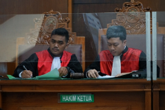 Majelis Hakim delegasi Martyapada Dharmadhyaksa dalam simulasi persidangan, di  Ruang Sidang Pengadilan Negeri Jakarta Selatan, Jumat (19/08).