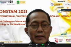 Rektor Universitas Trisakti Prof. Dr. Ir. Kadarsah Suryadi, DEA sedang memberikan sambutannya dalam pembukaan kegiatan International Conference on Standardization and Metrology (ICONSTAM) 2021  yang dihelat secara virtual, pada Kamis, 21  Oktober 2021.