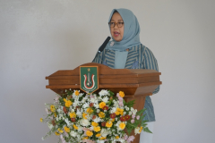 Dekan FISIP Unas, Dr. Erna Ermawati Chotim, M.Si. sedang memberikan sambutannya dalam International Seminar