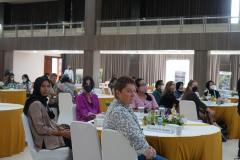 Para narasumber dalam kegiatan International Symposium Women and Primatology Fakultas Biologi Unas Bekerja Sama dengan PRP dan CSERM di Auditorium Cyber Library Unas.