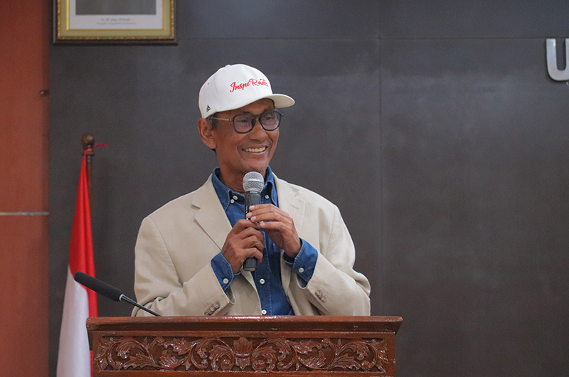 Founder Akademi Inspiradzi Dato’ Dr. H. MD. Radzi Saleh  saat memberikan sambutan dalam acara Penandatanganan MoU Universitas Nasional dan Akademi Inspiradzi dan webinar digipreneur pada Jumat (03/12/2021) di Aula UNAS