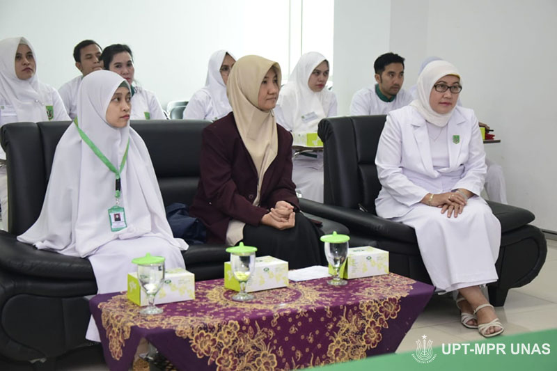 ketua-program-studi-profesi-ners-Sekretaris-Dewan-Perwakilan-Daerah-Persatuan-Perawat-Indonesia-Jakarta-Selatan-dan-Dekan-FIKES-dalam-acara