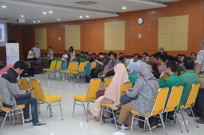 Kegiatan diskusi dengan Badan Standart Nasinal di Aula Universitas Nasional